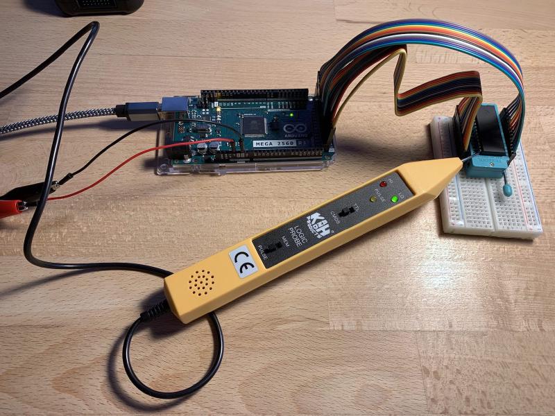 Measure EEPROM Programmer for Arduino with a Logic Probe