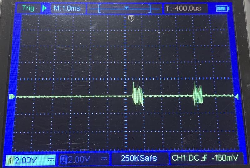Oscilloscope: Data Pin Logical 0 Noise